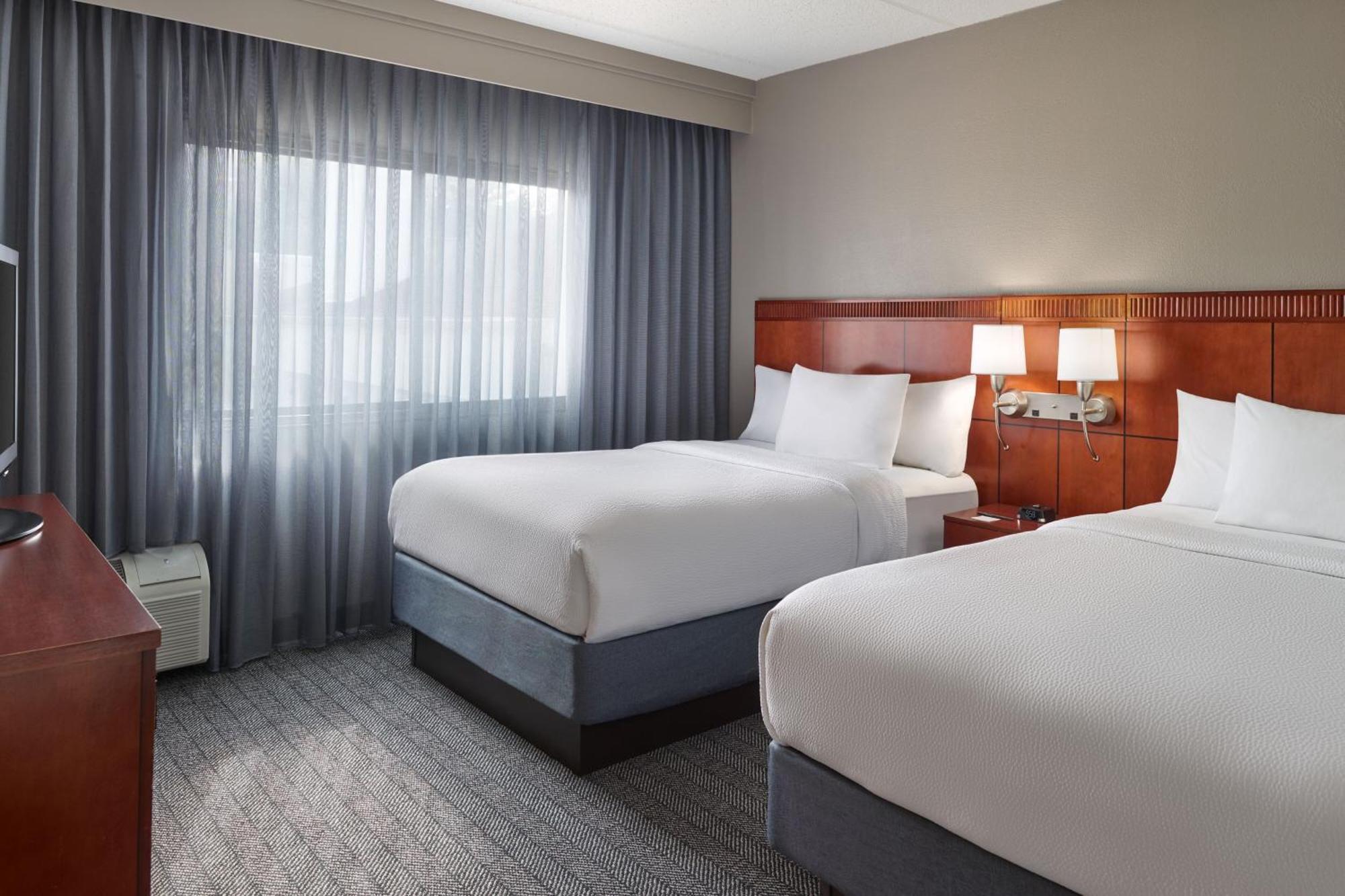 Courtyard By Marriott Atlanta Executive Park/Emory Hotel Exterior photo